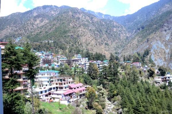 Stayapart - Hotel Bagsu Sarovar Dharamshala Eksteriør billede